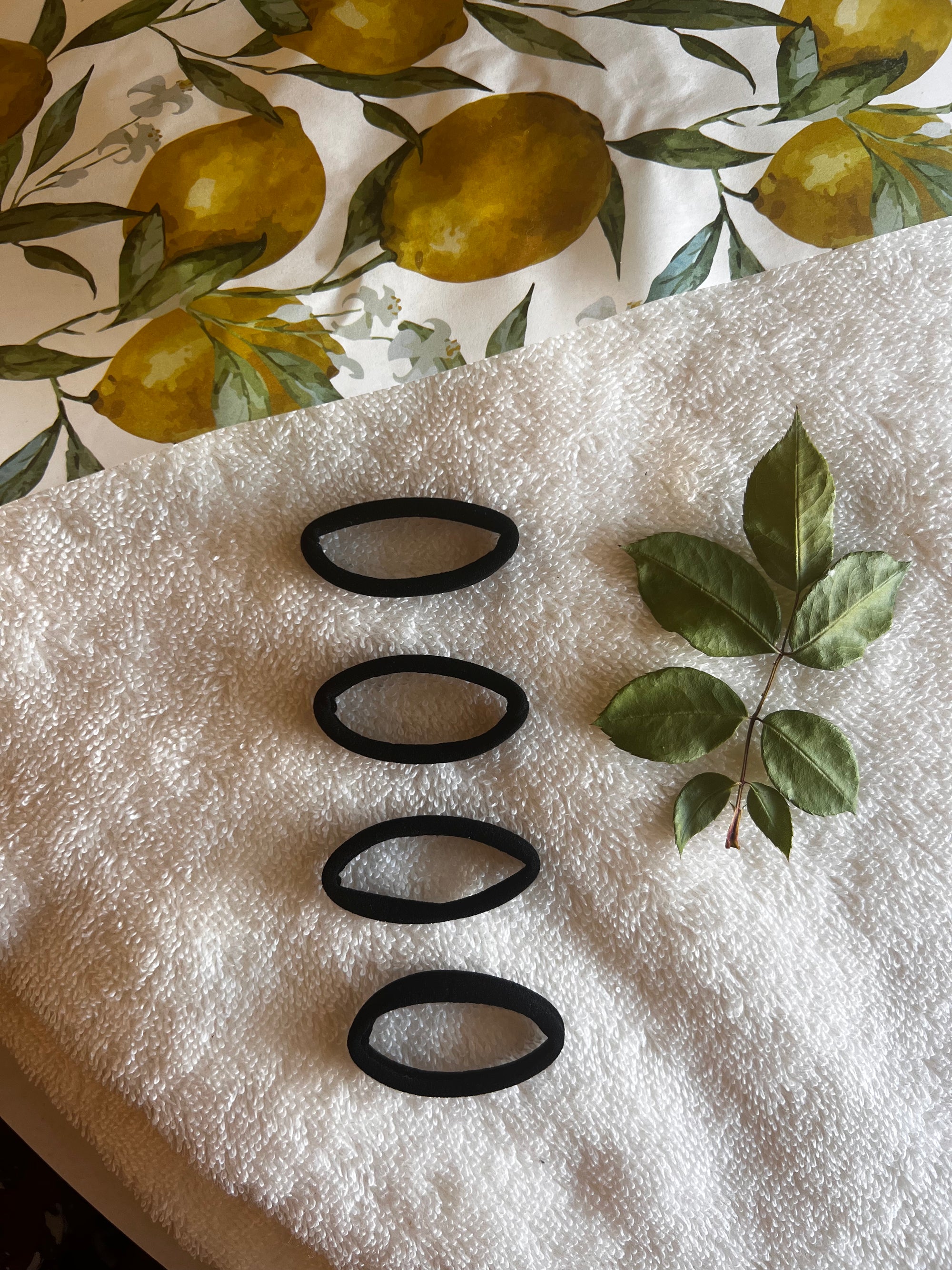 Nylon hairbands 4 ct. (no breakage)
